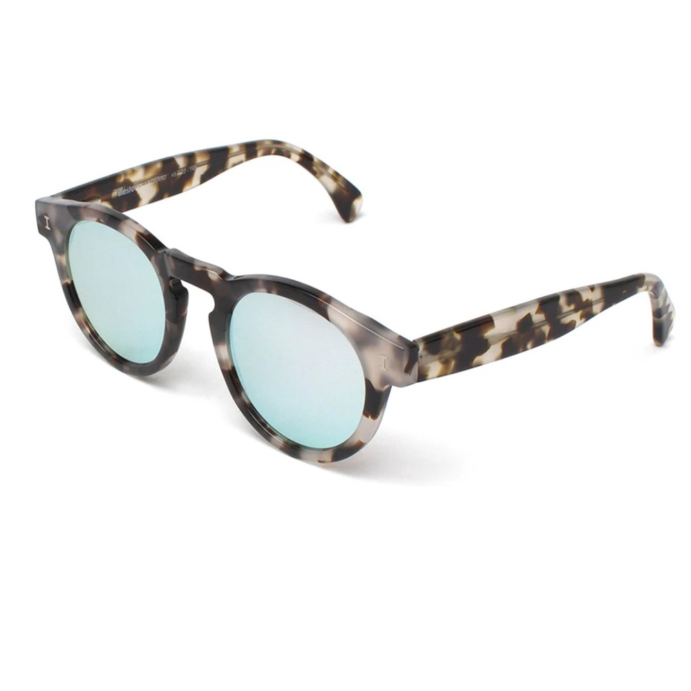 Illestiva Leonard Sunglasses
White Tortoise/Silver Mirror